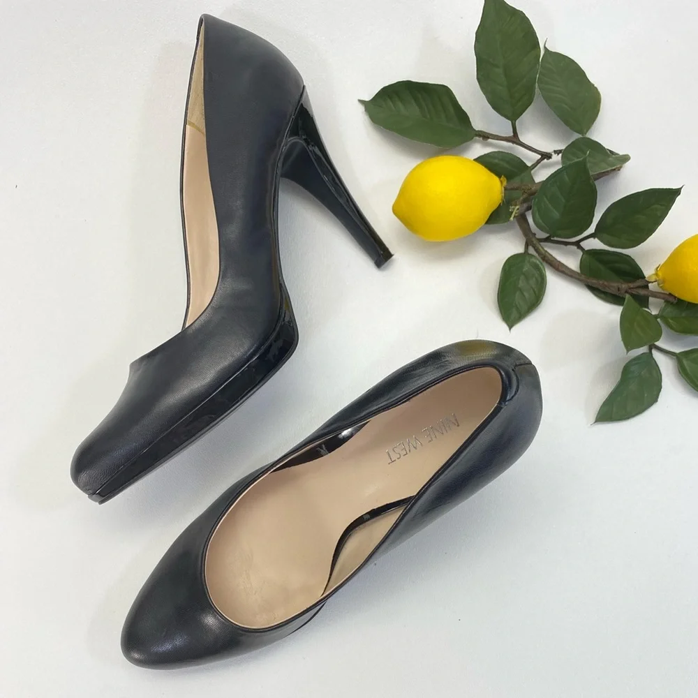 Classic Black Pumps Heels Leather + Patent Leather Heel Preppy Evening Office 10